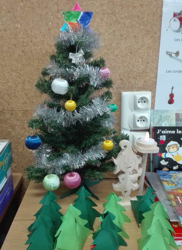 Les Sapins De L Cole Ecole L Mentaire Anne Frank